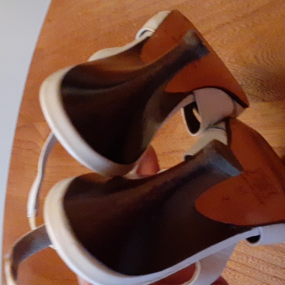 Vtg YvesSaintLaurent Open Heel Pump Sz 7M White Leather Shoe - Picture 11 of 12